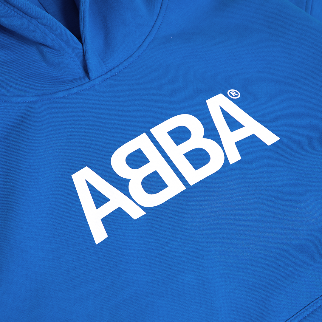 https://images.bravado.de/prod/product-assets/product-asset-data/abba/abba/products/507250/web/437492/image-thumb__437492__3000x3000_original/ABBA_BlueHoodie_2.c6d3797a.png