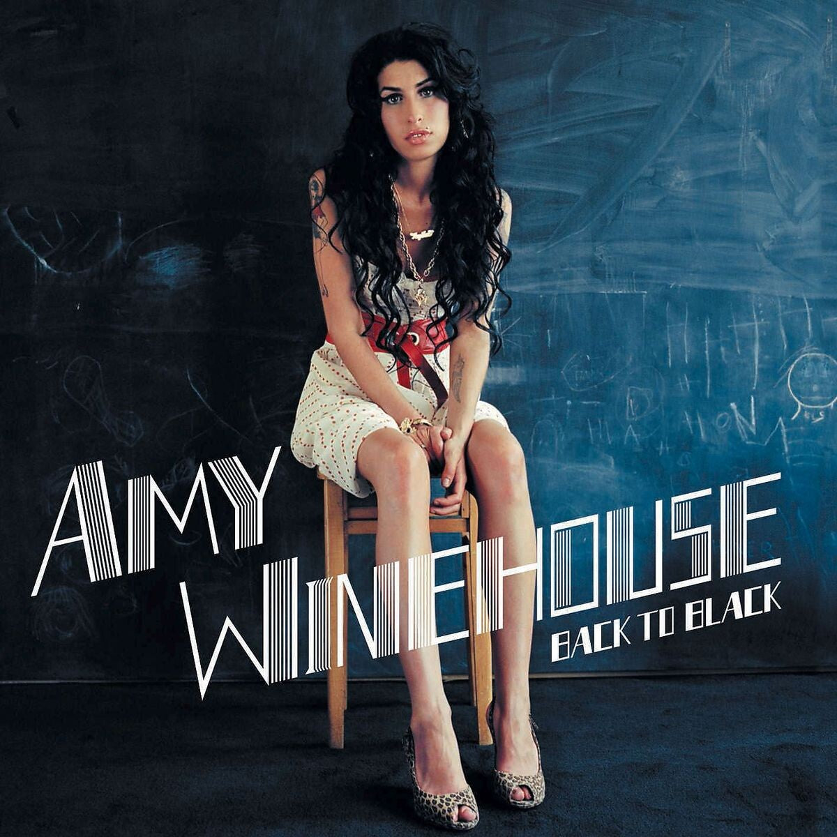 https://images.bravado.de/prod/product-assets/product-asset-data/amy-winehouse/amy-winehouse/products/142086/web/308719/image-thumb__308719__3000x3000_original/Amy-Winehouse-Back-To-Black-Vinyl-Album-142086-308719.2bbe60f9.jpg