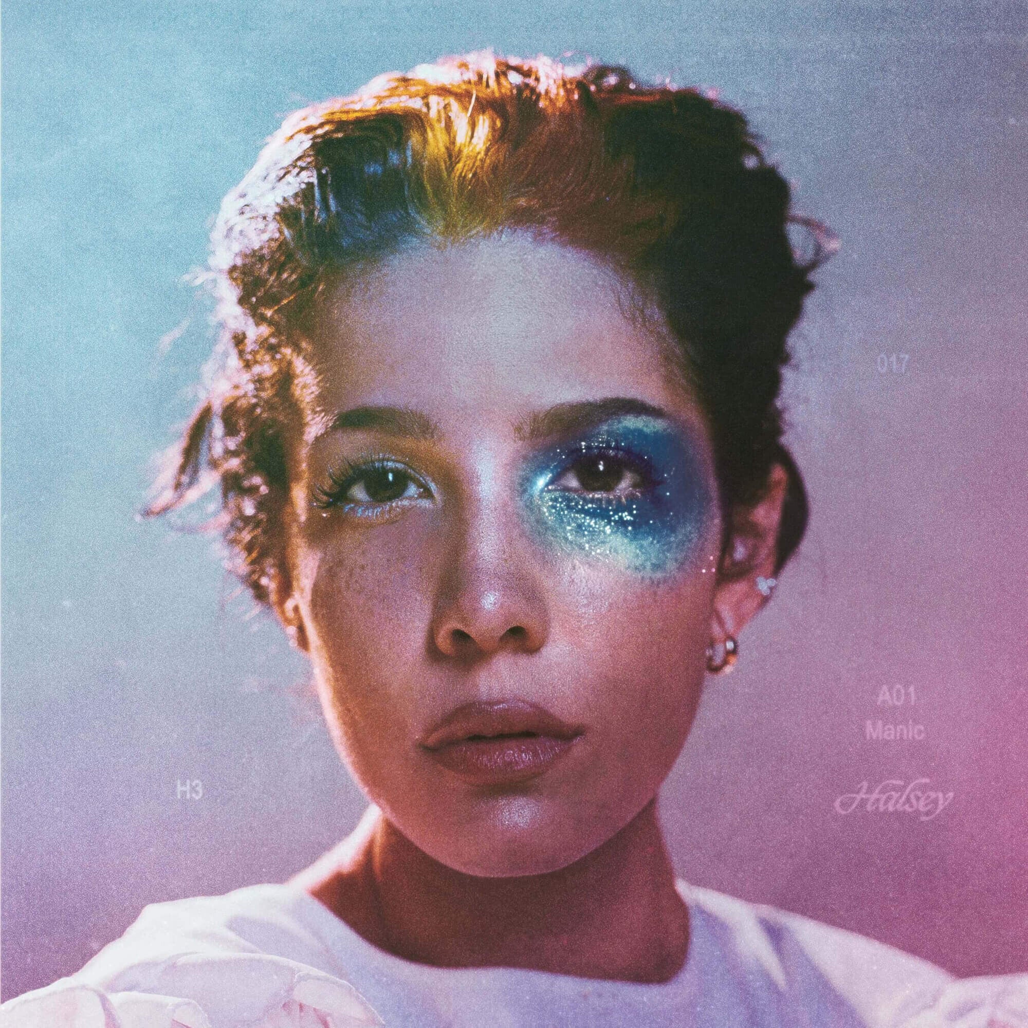 https://images.bravado.de/prod/product-assets/product-asset-data/halsey/halsey-d2c-tt/products/131045/web/292580/image-thumb__292580__3000x3000_original/Halsey-Manic-Vinyl-131045-292580-1663508257.8d14fb2b.jpg