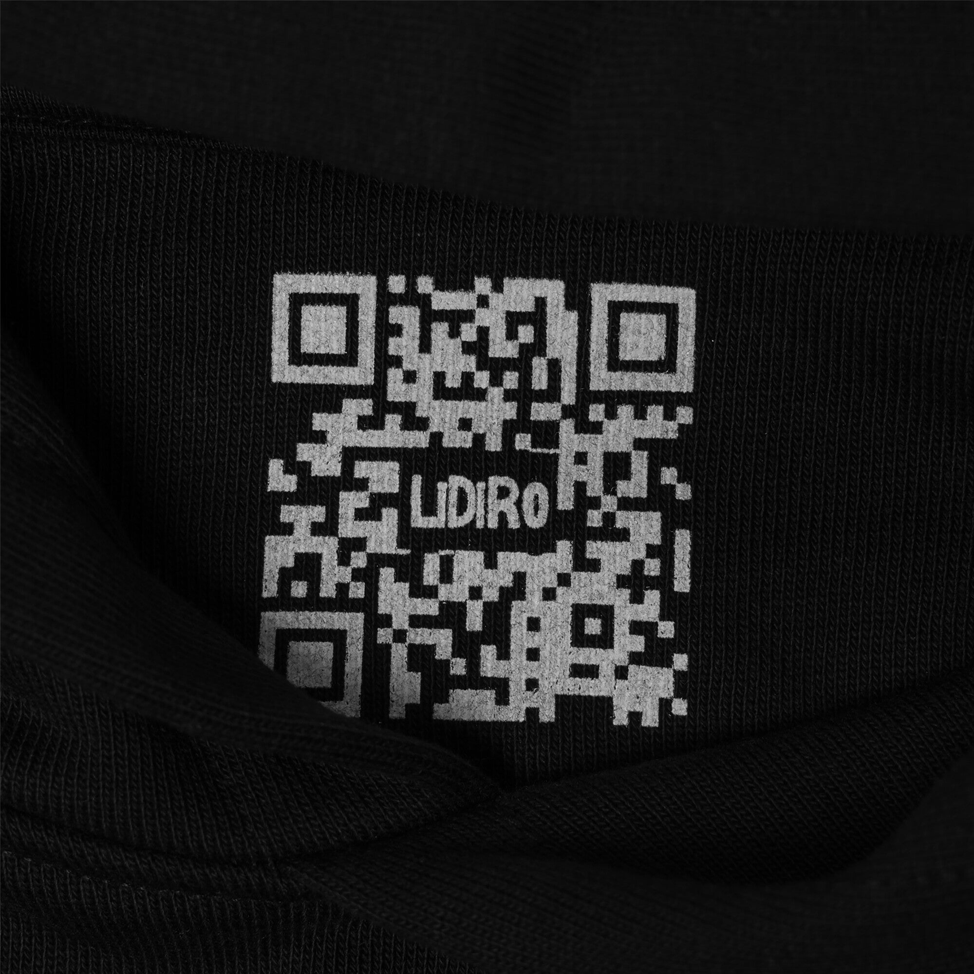 https://images.bravado.de/prod/product-assets/lidiro/lidiro/products/509356/web/515140/image-thumb__515140__3000x3000_original/LiDiRo_Walk-The-Panda_Kapuzenpullover_s509356_o5093049_a515140_v12688611.e98f7543.jpg