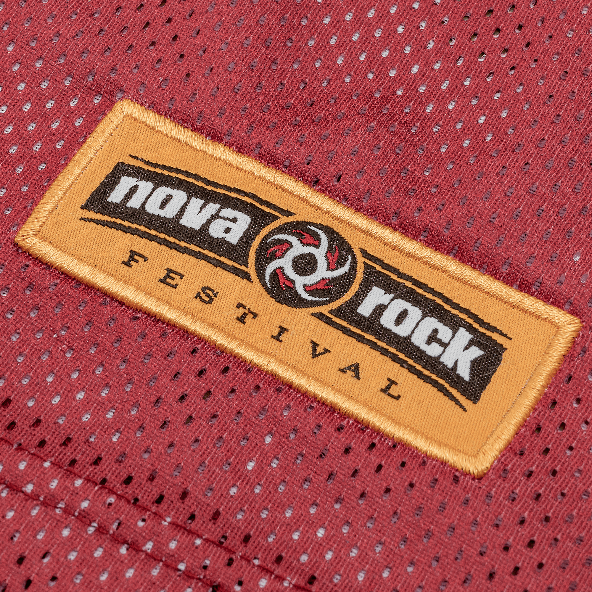 https://images.bravado.de/prod/product-assets/product-asset-data/nova-rock-festival/nova-rock-2023/products/502180/web/386656/image-thumb__386656__3000x3000_original/Nova-Rock-Festival-On-Fire-Trikot-rot-502180-386656.676d3b6a.png