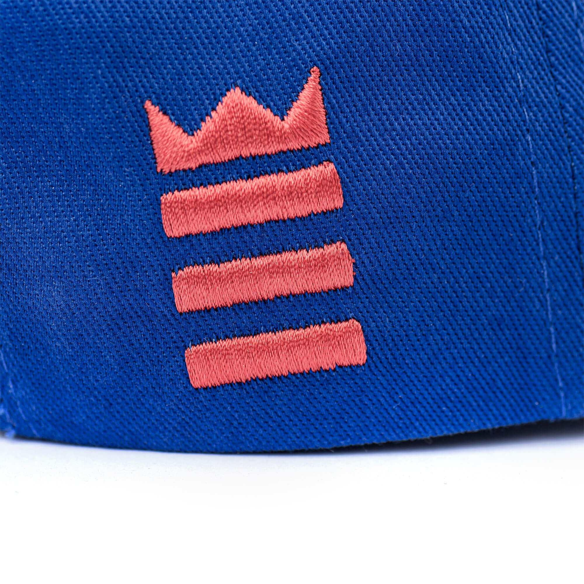 https://images.bravado.de/prod/product-assets/product-asset-data/seeed/seeed/products/135671/web/27125/image-thumb__27125__3000x3000_original/Seeed-Swoosh-Snapbacks-blau-135671-27125.8c6bf172.jpg